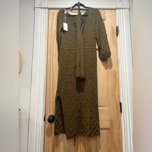 Kivari Claudia Knit Dress Size Small. NWT - Picture 2 of 5